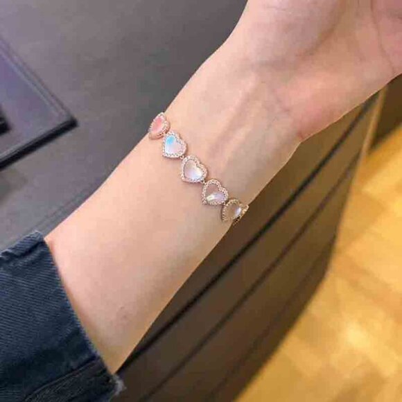 Apm Monaco Pink Mother-Of-Pearl Heart Bracelet - Picture 6 of 6